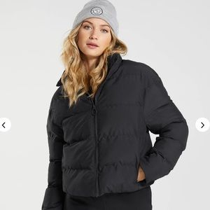 Gymshark black puffer jacket / size XS